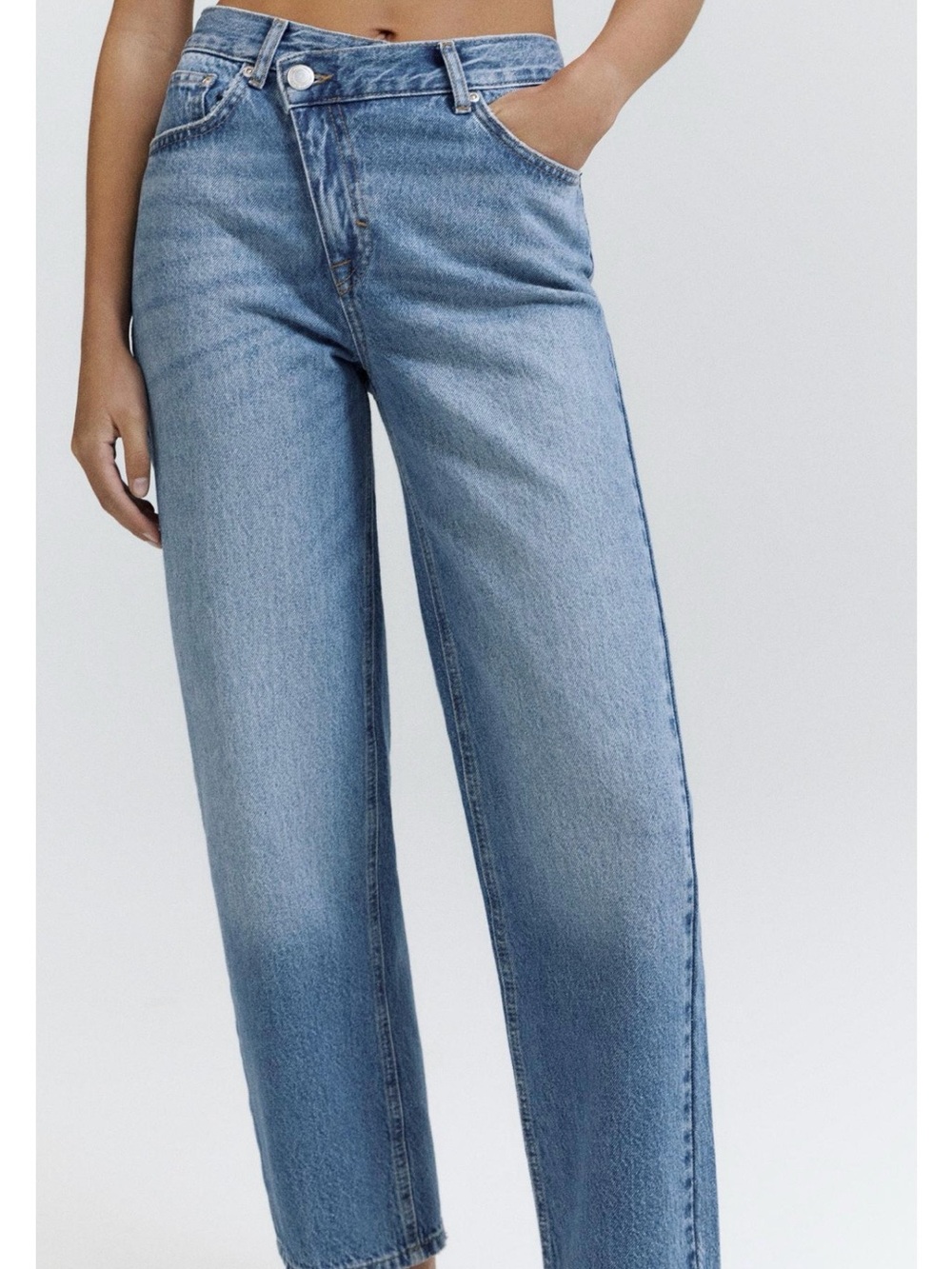 Pull&Bear Straight-leg jeans with crossover waistband